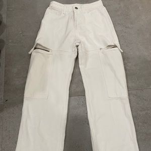 white loose jeans